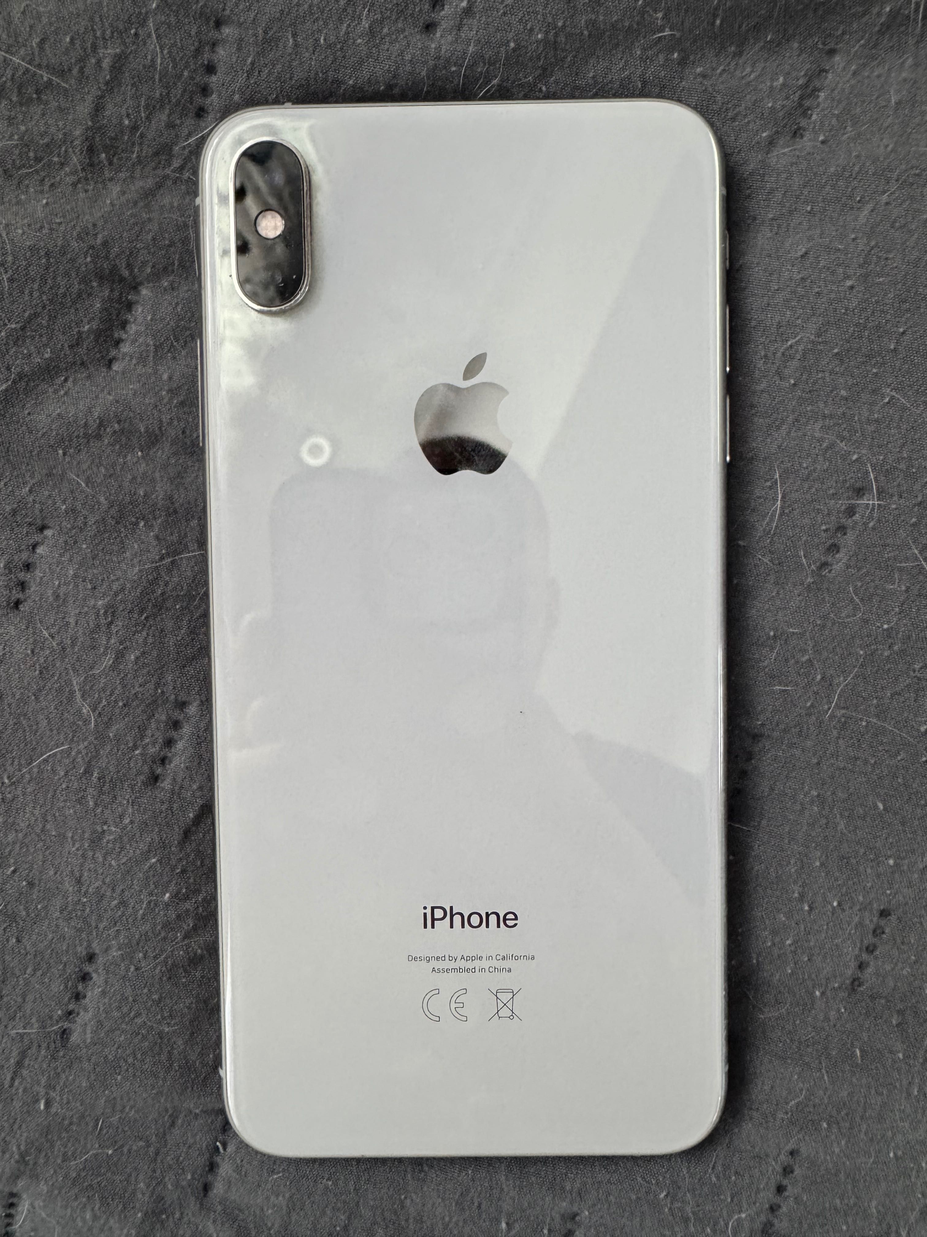Продавам iPhone XS Max 64GB