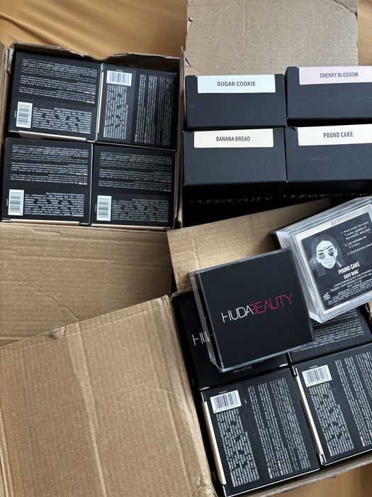 Huda beauty pudra