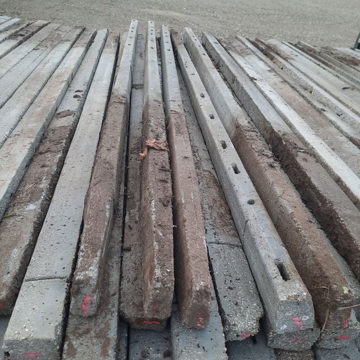 Spalieri stalpi din beton italia