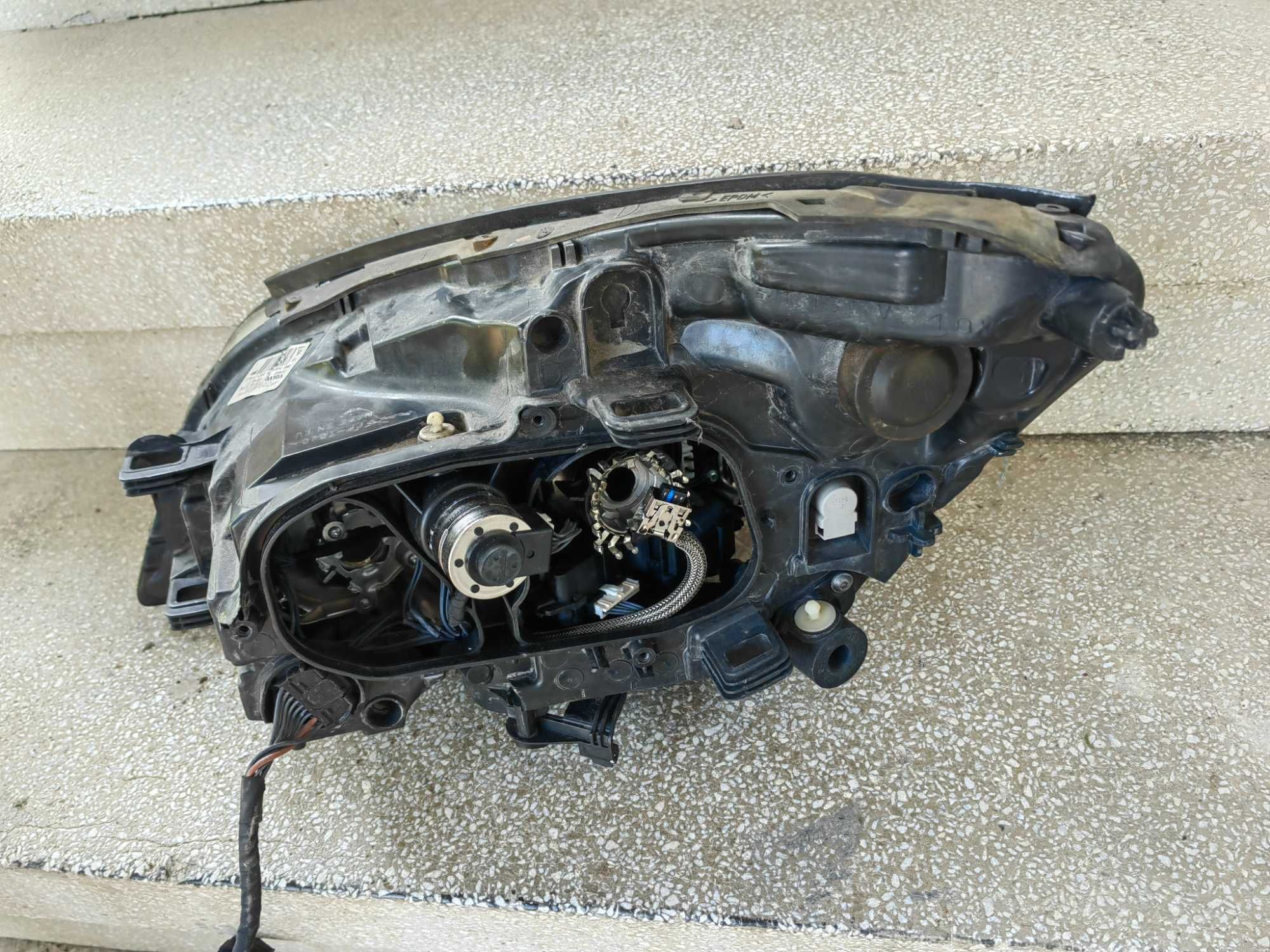 Фар Volvo S60 Xenon десен / Фар Volvo V60 Оригинален