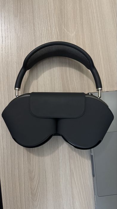 Продам AirPods Max в отличном состоянии