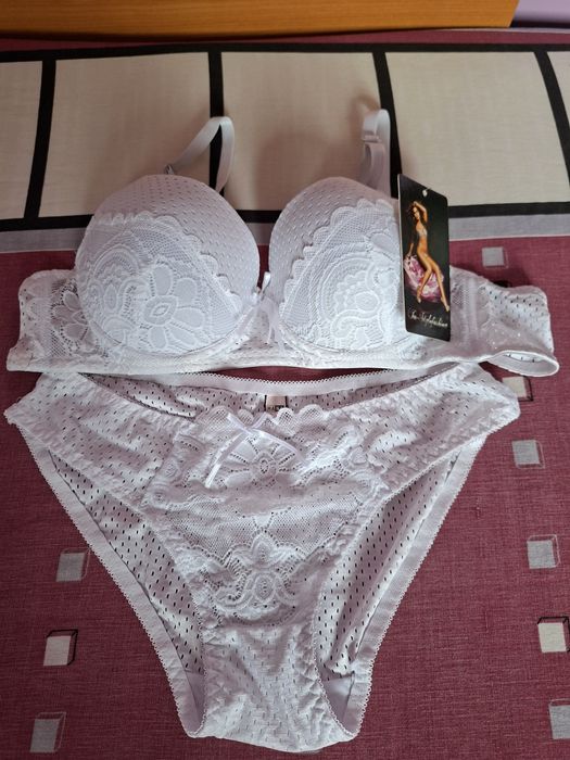 Vând Set Lenjerie Damă Nouă