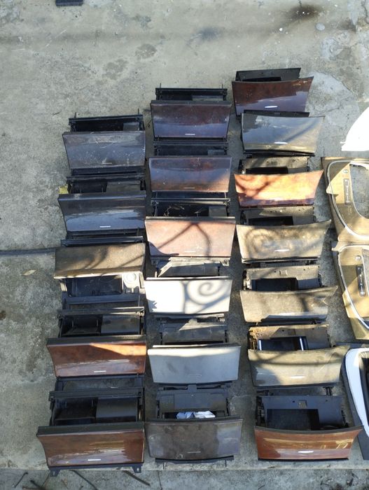 Пепелник, махагон, чейнджър, централна конзола Mercedes