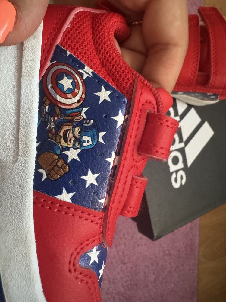 Детски нови маратонки Adidas