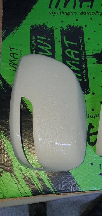 Продам корпус на боковые зеркала заднего вида.