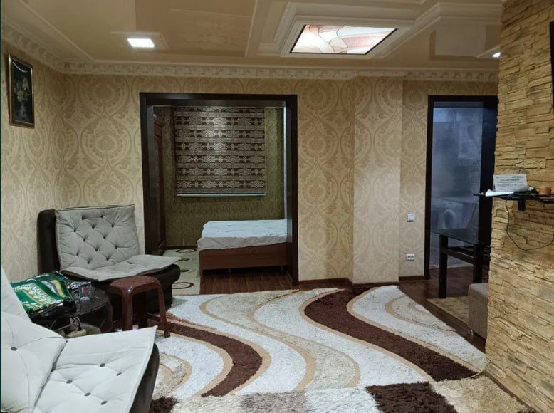 Срочно Продаётся Мукумий 1в2/2/4 с мебелью техникой ремонт хороший !