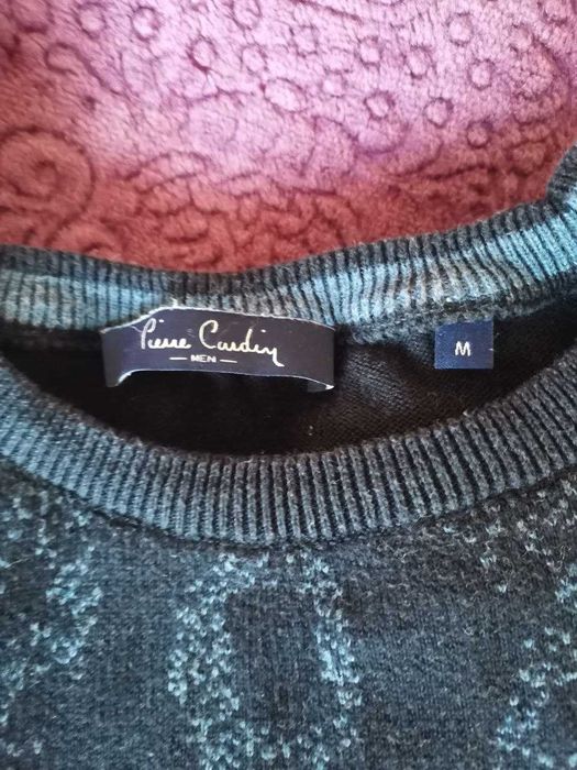 Мъжки пуловери на Pierre Cardin и LC Waikiki размер S / M