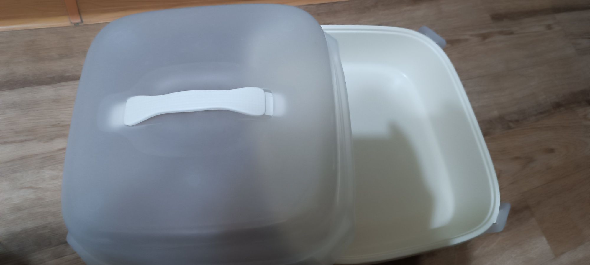 Контейнер для хранения продуктов и др.
