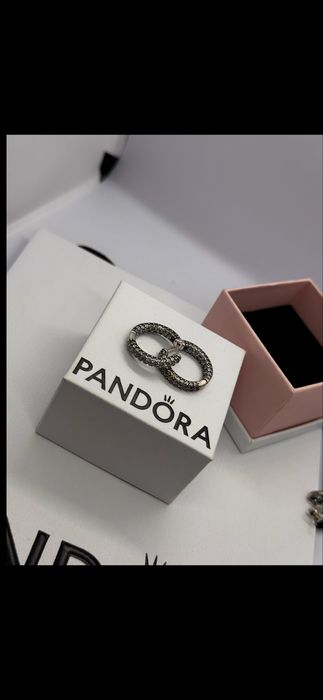 Пандора обеци Pandora