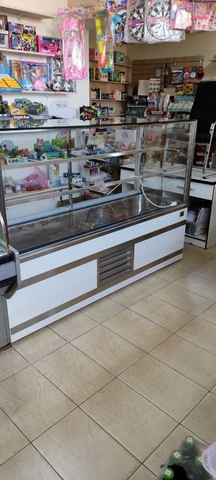 Торт ширинлик пишириклар учун ветрина