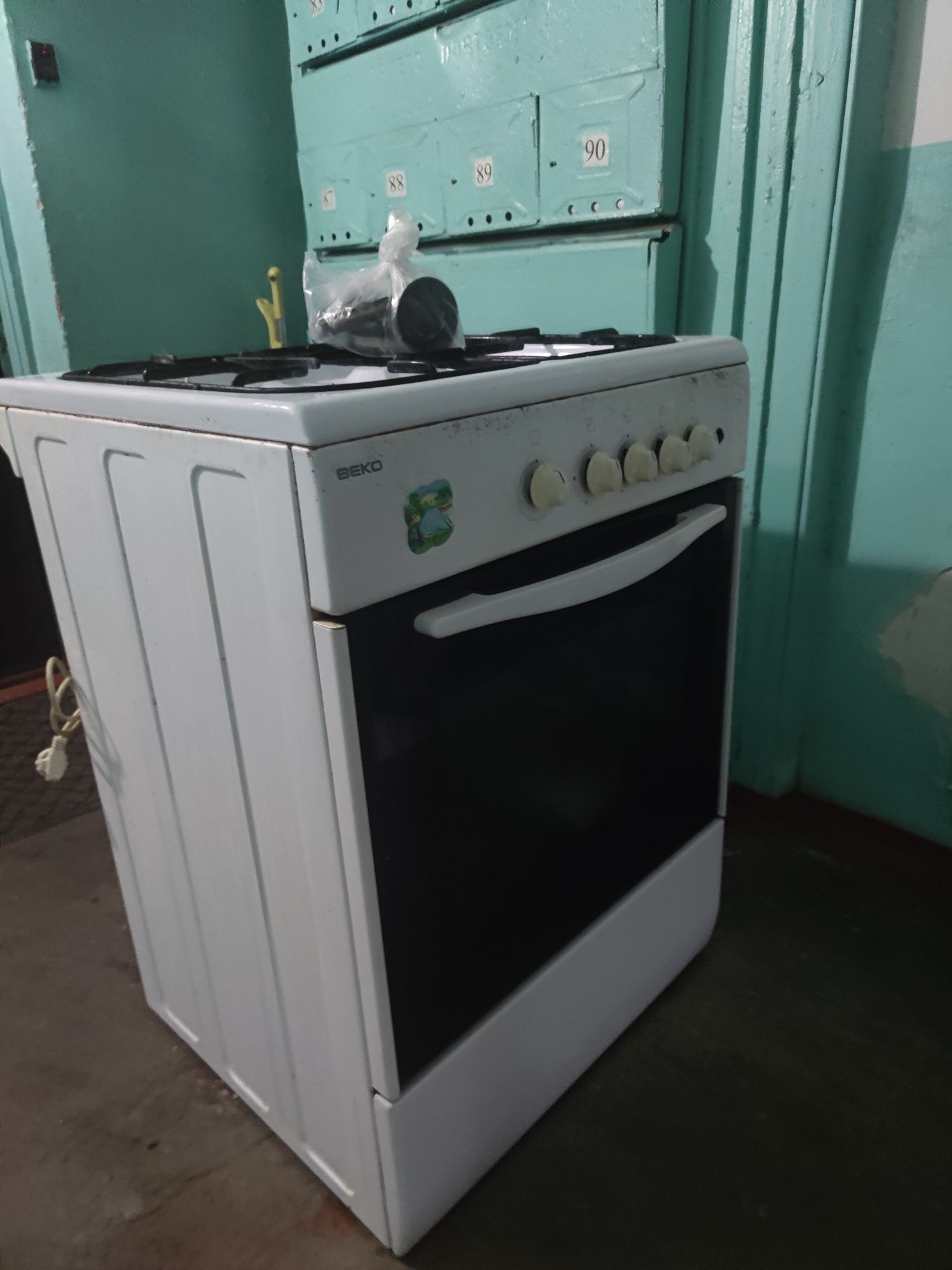 Продам газовую плиту