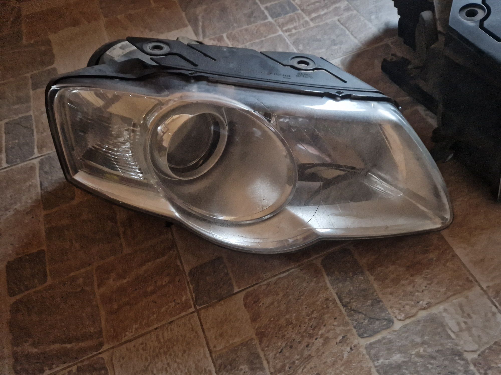 Faruri halogen originale passat b 6