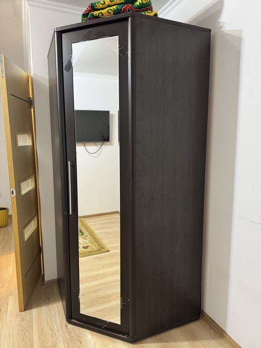 Продам угловой шкаф