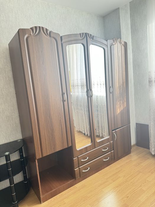 Продам спальный гарнитур