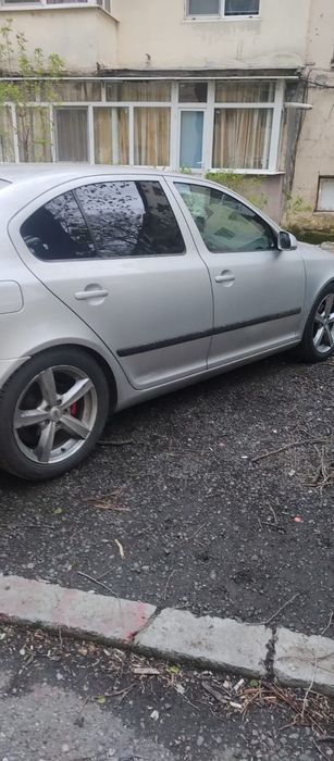 Vând skoda octavia 2