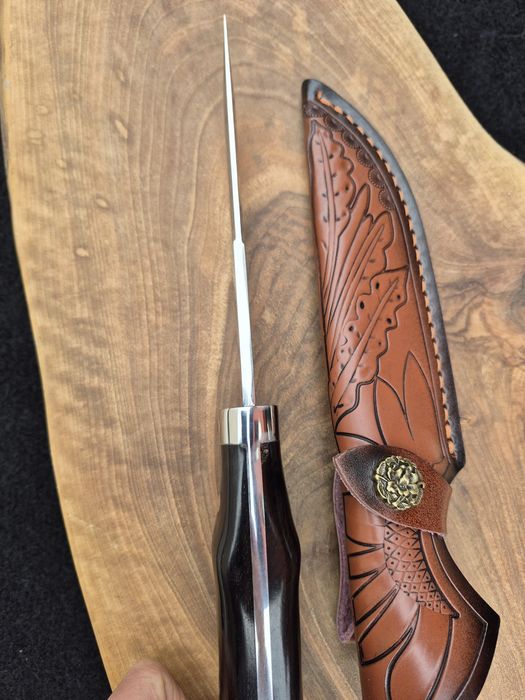Ръчно изработен ловен нож с кожена кания LN424