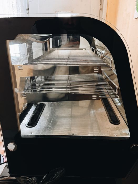 Хладилна витрина сладкарска 160л