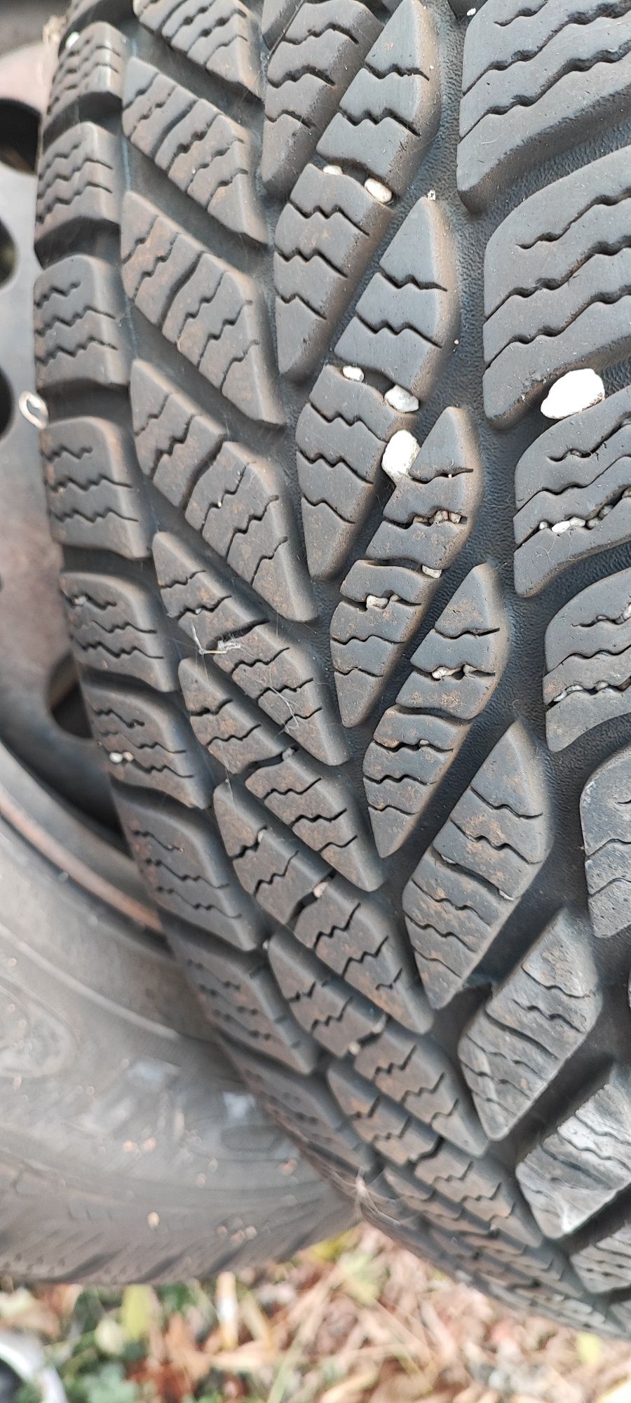 Зимни гуми Debica 195/65 R15 + Метални джанти в комплект