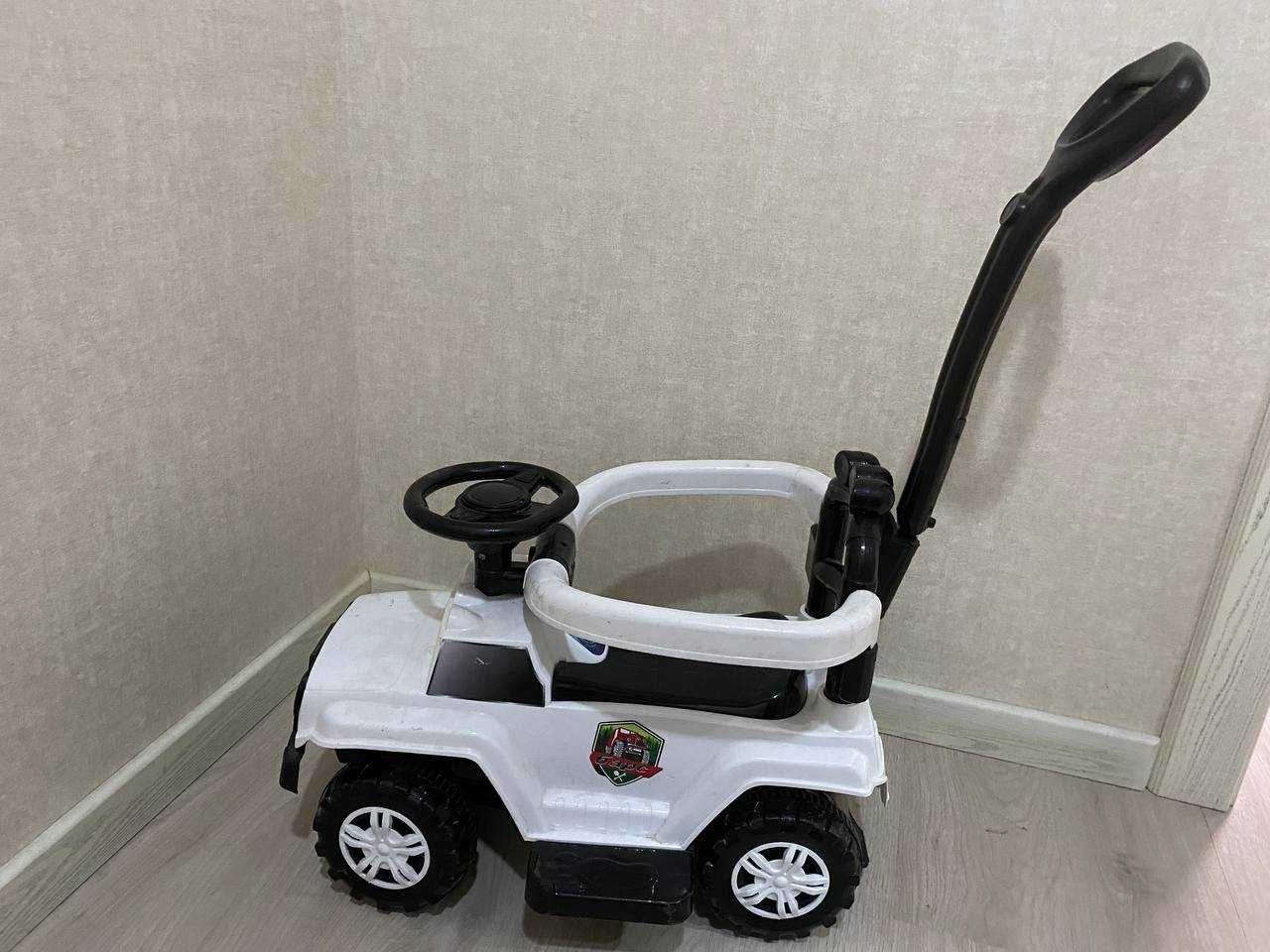 детская машина для мальчика и девочки