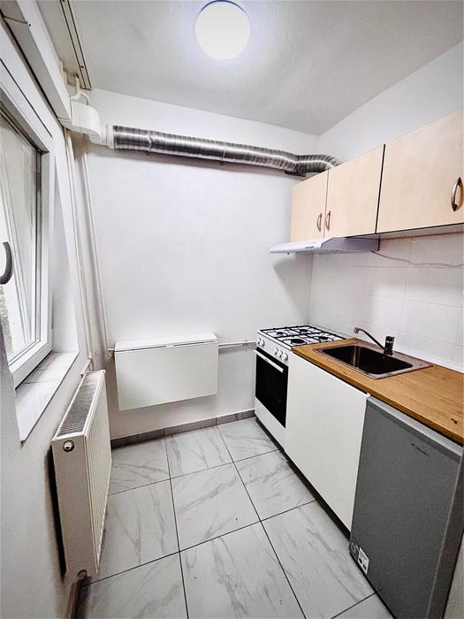 Închiriez apartament cu o camera in zona Dambovita