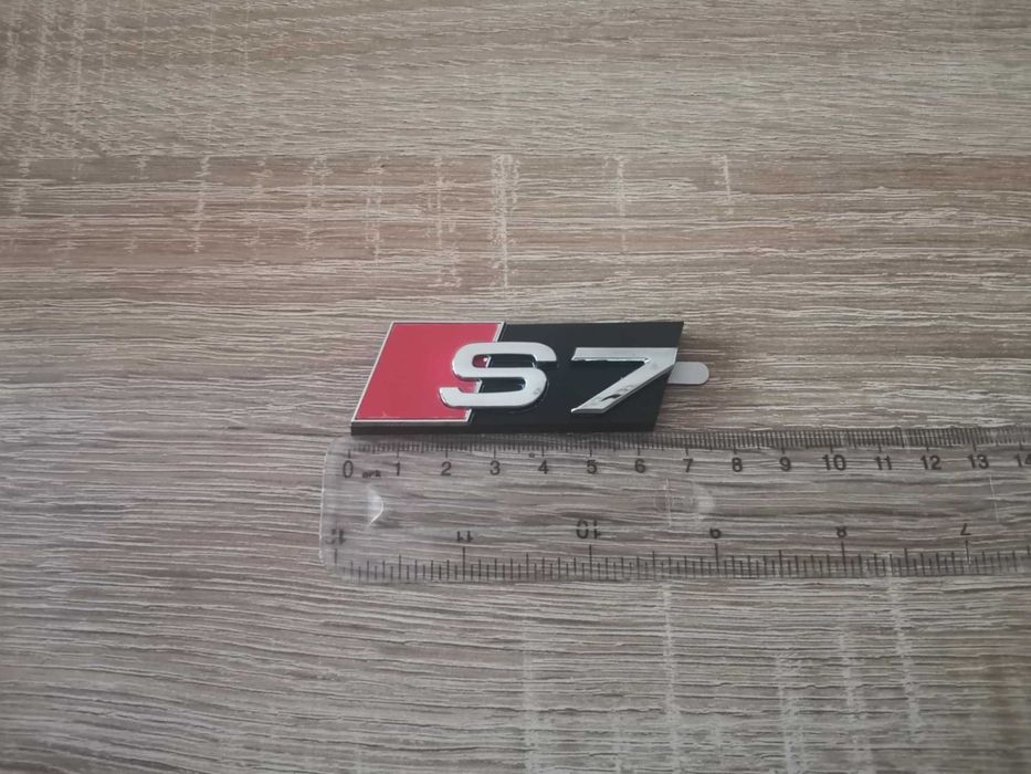 Предна решетка сребриста емблема Audi S7