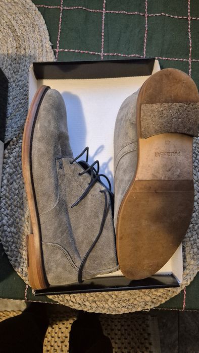 Pantofi piele întoarsă  puțin uzati