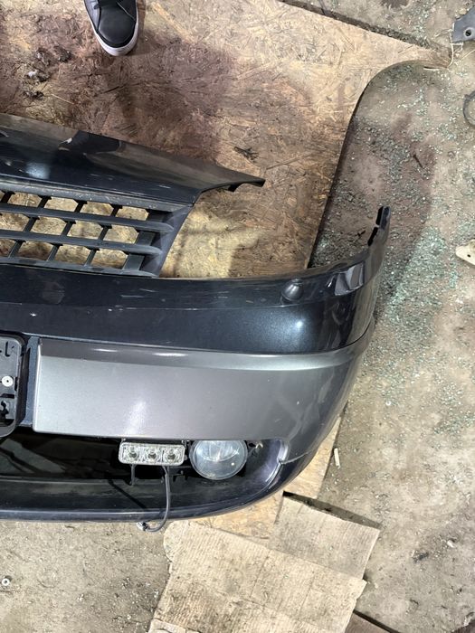 Renault Scenic 2006 година Предна Броня