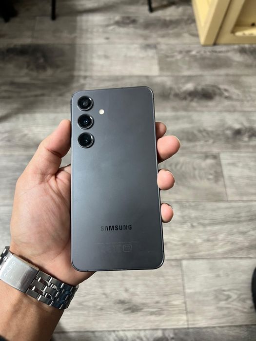 Самсун S 24 почти новый