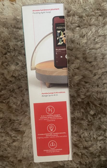 Boxa cu lampa și încărcător wireless