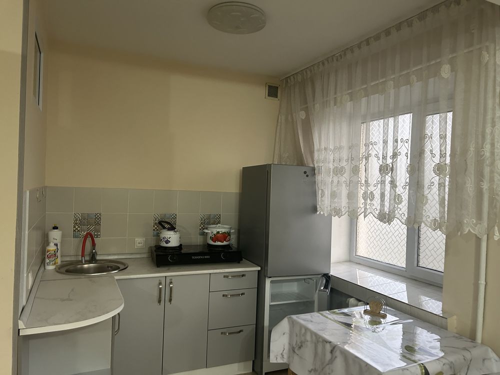 Продам уютную квартиру-студию, на 4/4 этаже, в 1 мкр, кирпичном доме,