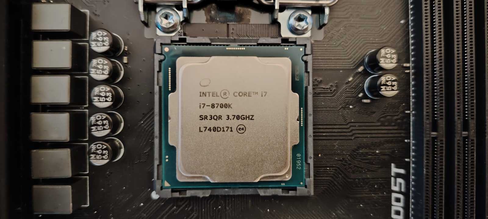 Процесор Intel Core i7-8700K (12M Cache, up to 4.70 GHz)