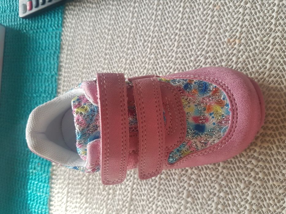 Чисто нови маратонки