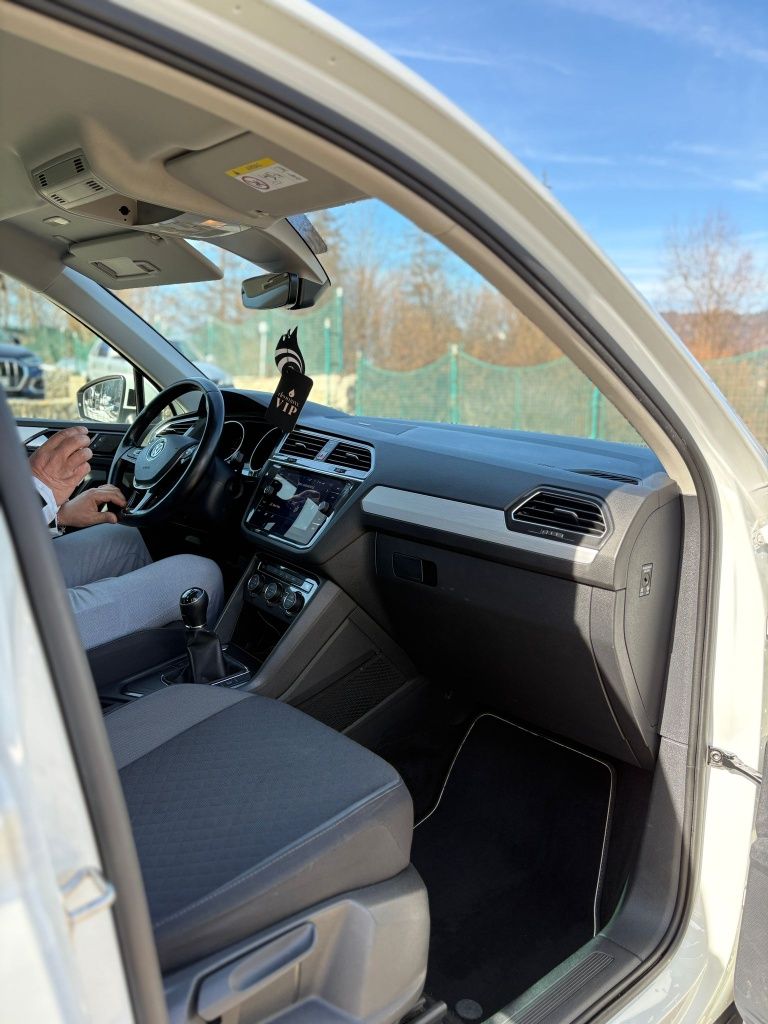 Vând Volskwagen Tiguan