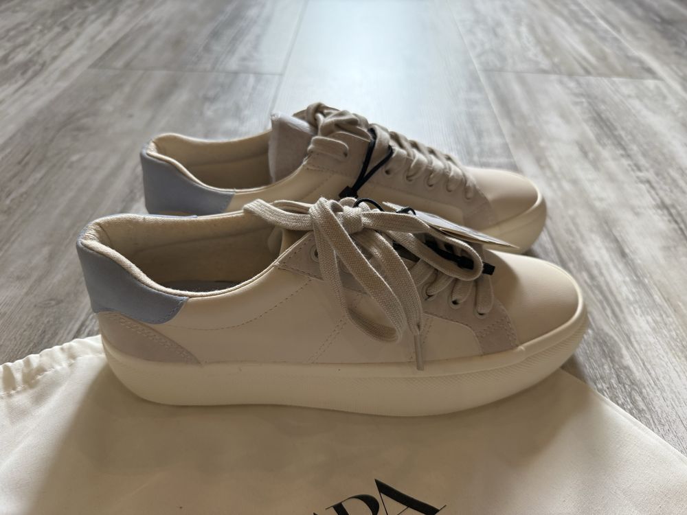 Zara сникърси нови!