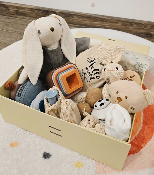 Baby box complet • Jucarii + ingrijire + decor