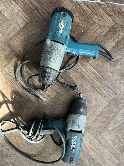 Makita Masina de insurubat cu impact 620 W 6906