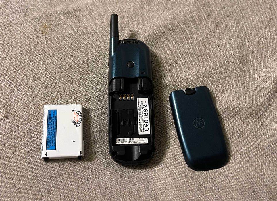 Telefon Motorola Timeport triband functional, colectie fara incarcator