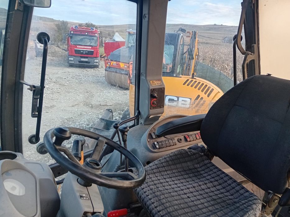 Buldoexcavator VOLVO / accept variante