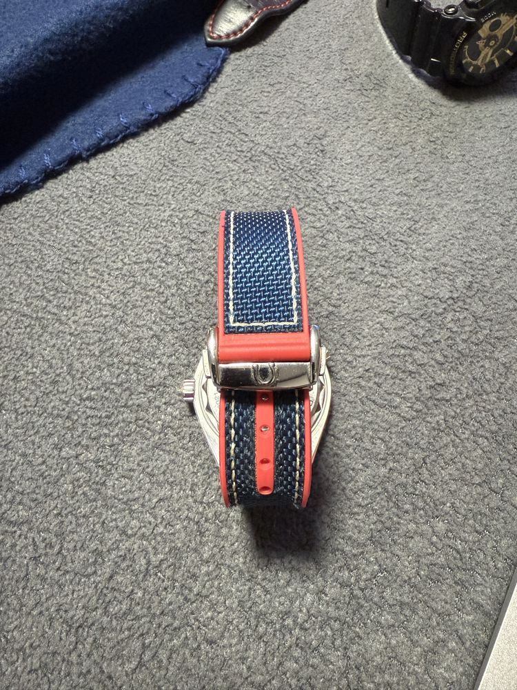 Часовник Omega seamaster