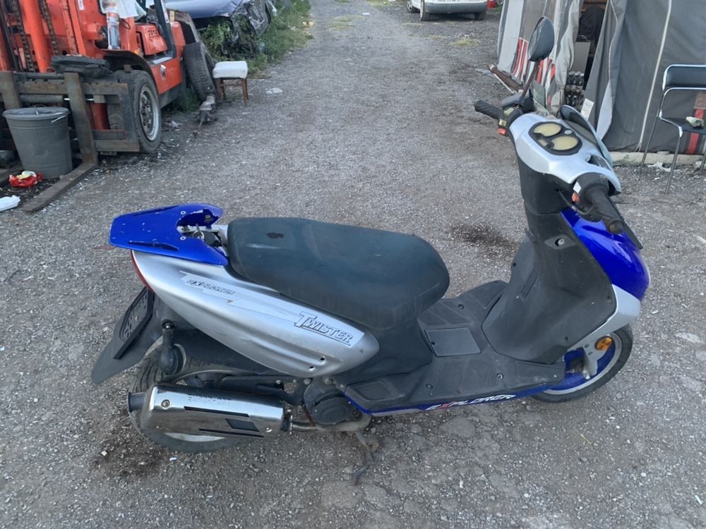 НА ЧАСТИ! Скутер Ride Twister 50 куб . B92 2011 г. Scooter 2 броя