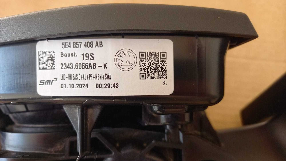 Шкода Октавия 4 седан дясно огледало