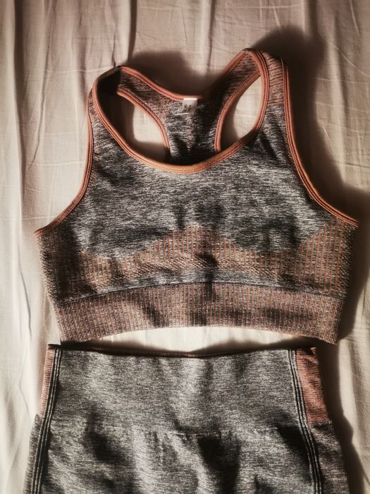 Дамски спортен екип