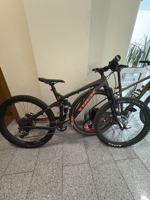 Trek slash 8 планинско колело мекица