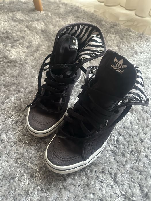 Дамски кецове Adidas