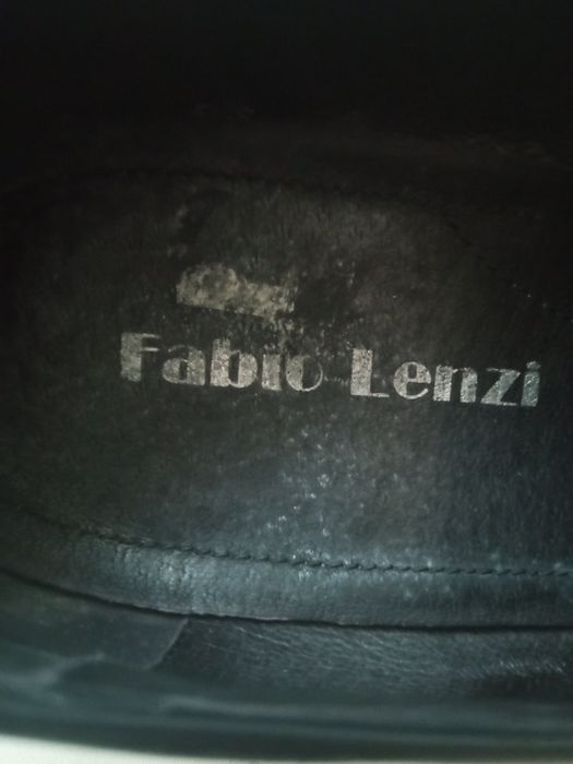 Vând pantofi eleganți din piele