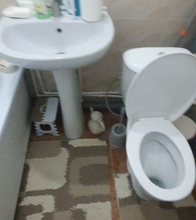Продам унитаз и раковину