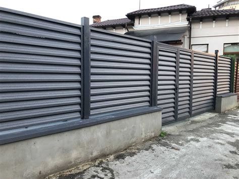 Vand garduri și porți la comanda clientului din materialele mele