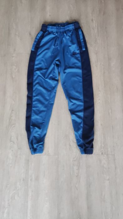 Nike - Спортен екип с двуцветен дизайн S размер мъшки спортен екип