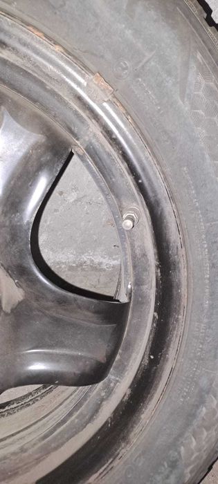 Vând set de 4 roți iarnă 205/60/r16