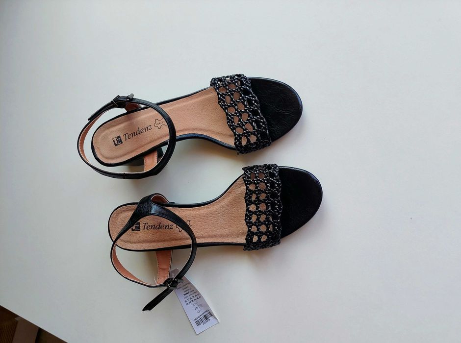 Нови дамски сандалети на нисък ток - номер 39